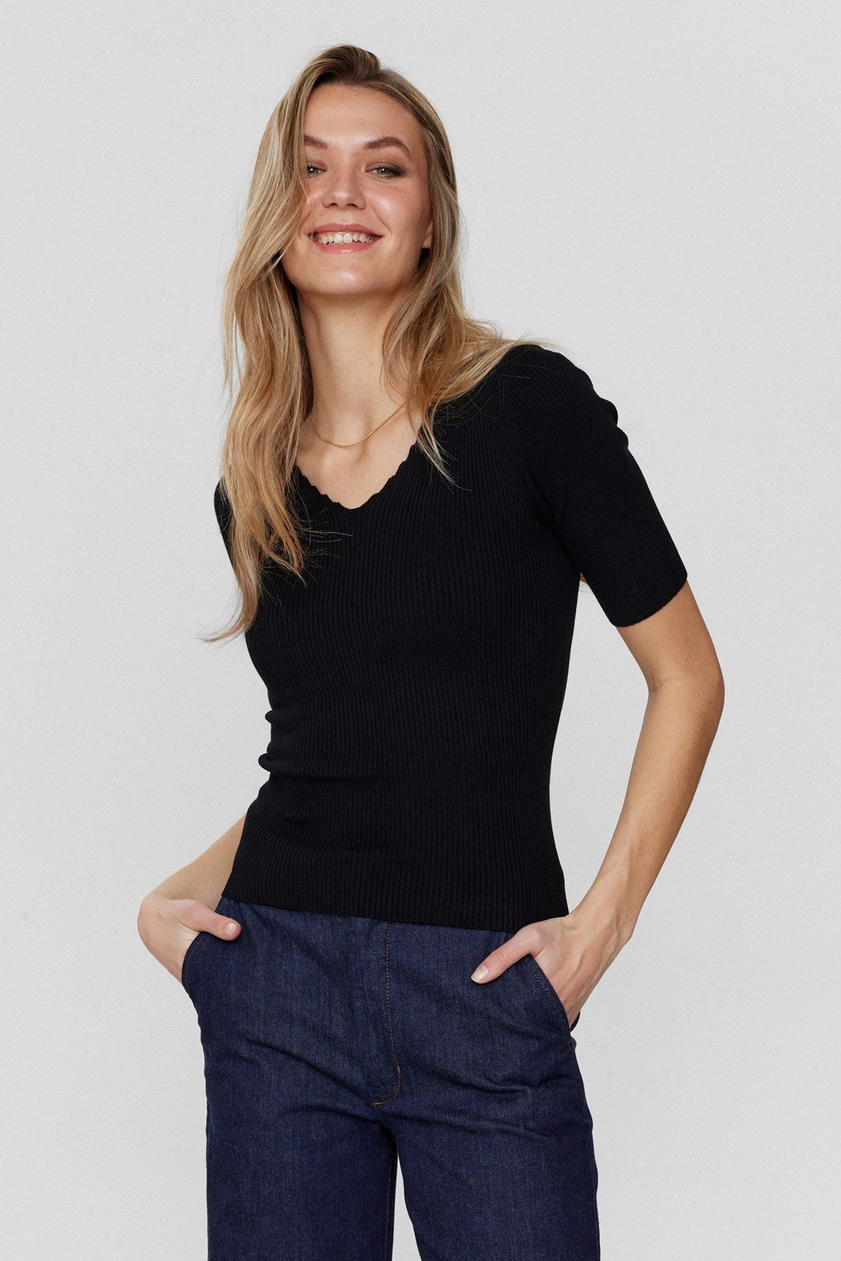 NUAYELET SS PULLOVER CROPPED - Caviar